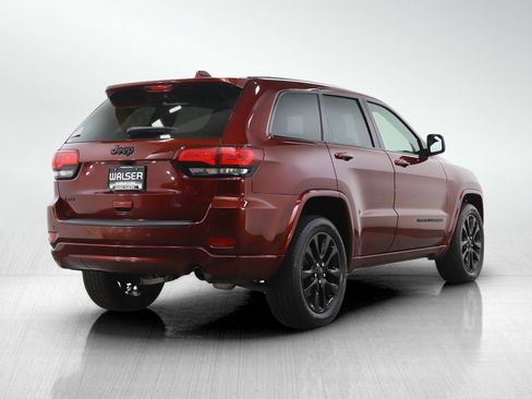 Used 2019 Jeep Grand Cherokee Altitude image 5