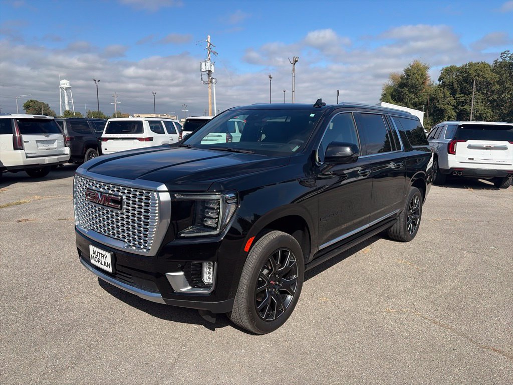 Used 2024 GMC Yukon XL Denali w/ Denali Reserve Package AWD/4WD image 2