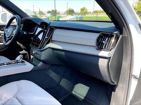 Used 2026 Volvo XC90 T8 Plus w/ Protection Package Premier AWD/4WD image 13