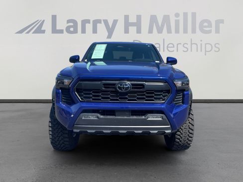 Used 2024 Toyota Tacoma TRD Off-Road AWD/4WD image 8