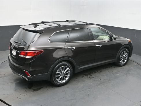 Used 2018 Hyundai Santa Fe SE image 36