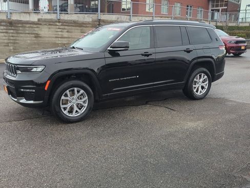 Used 2022 Jeep Grand Cherokee L Limited image 3