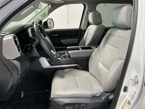 Used 2024 Toyota Tundra Limited image 21