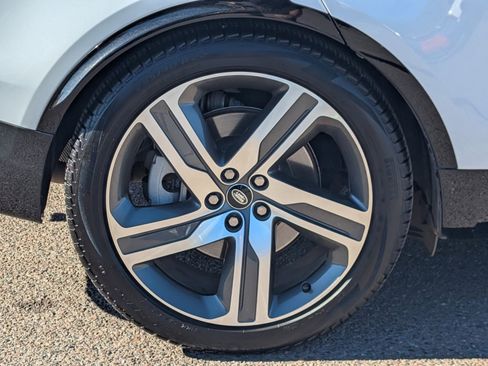 Used 2023 Land Rover Discovery HSE R-Dynamic image 10