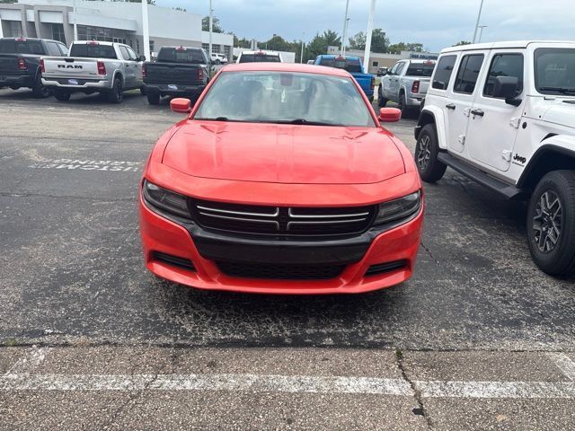 Used 2017 Dodge Charger SE RWD image 2