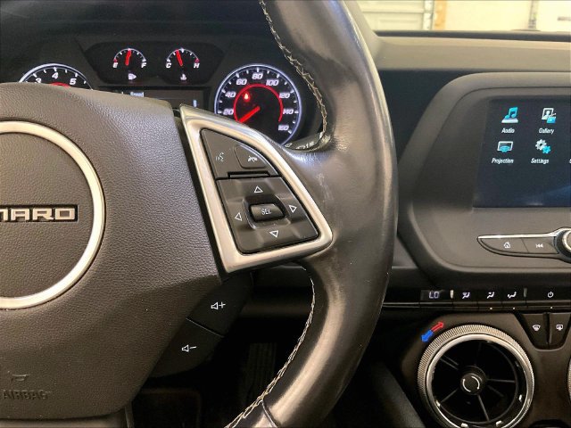 Used 2017 Chevrolet Camaro LT RWD image 18