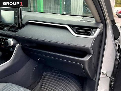 Certified 2022 Toyota RAV4 LE image 18