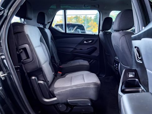 Used 2019 Chevrolet Traverse LT image 34