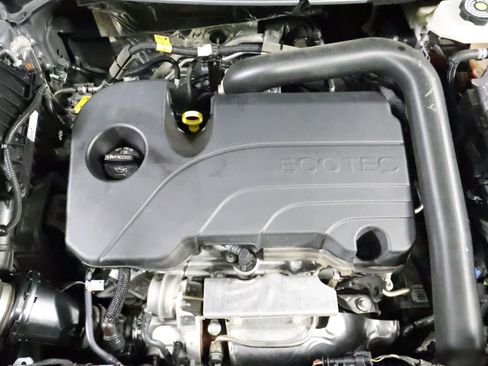 Used 2024 GMC Terrain SLT image 27