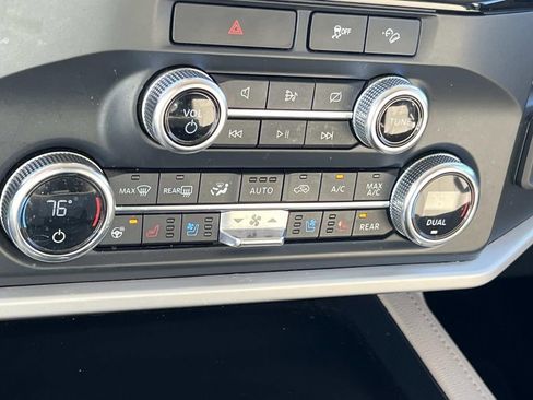 Used 2022 Ford Expedition Max XLT image 31