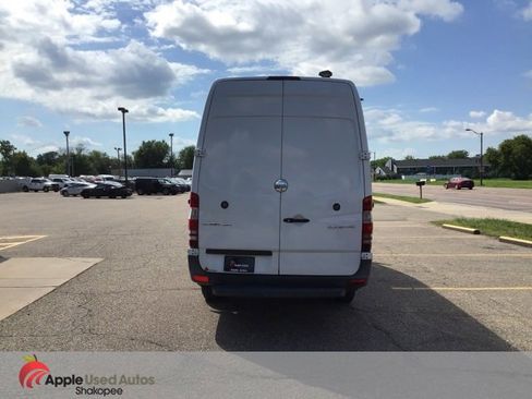 Used 2014 Freightliner Sprinter 2500 image 5