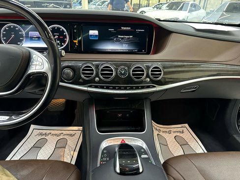 Used 2017 Mercedes-Benz S 550 Sedan image 25