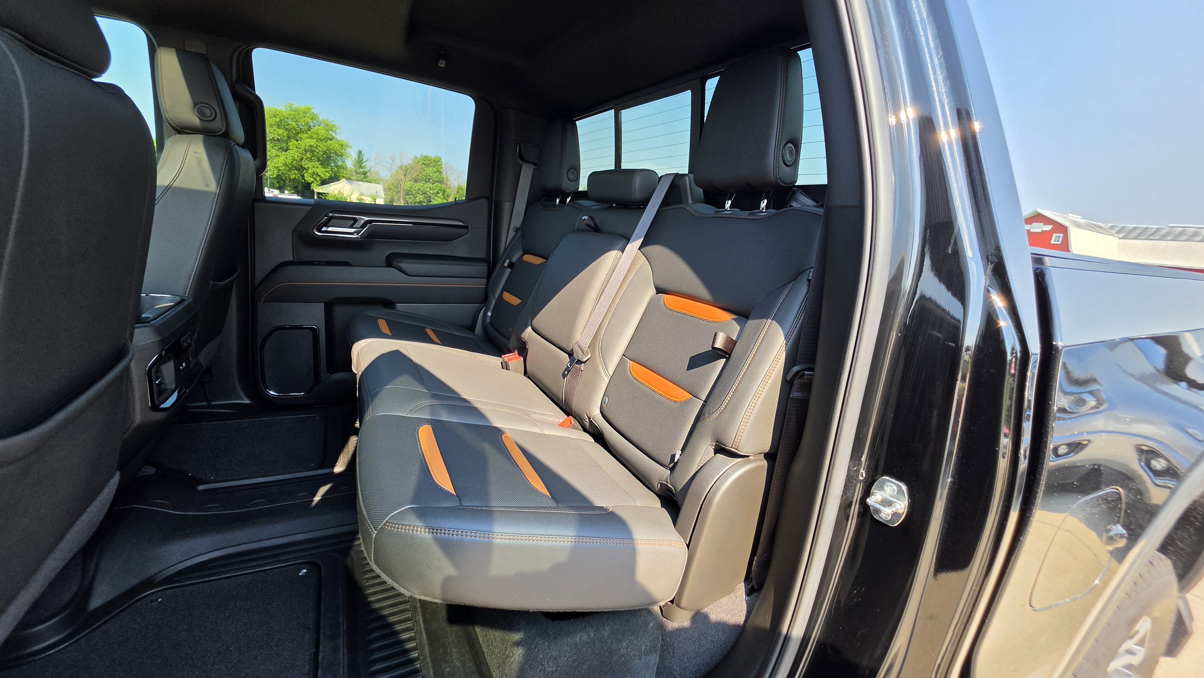Certified 2023 GMC Sierra 1500 AT4 w/ Technology Package AWD/4WD image 18