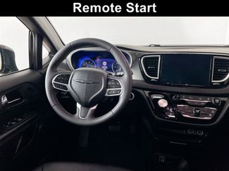 Used 2025 Chrysler Pacifica Select FWD video 2