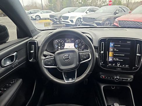 Used 2020 Volvo XC40 T4 R-Design w/ Protection Package image 18