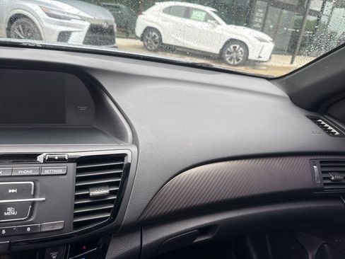 Used 2016 Honda Accord Sport image 18