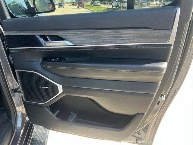 Certified 2024 Jeep Wagoneer L Series II w/ Flexible Seating Group AWD/4WD image 17