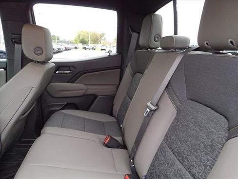 New 2024 Chevrolet Colorado ZR2 w/ Safety Package image 19