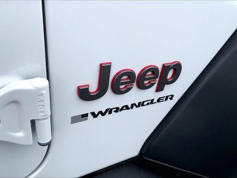 Certified 2023 Jeep Wrangler Unlimited Rubicon w/ Xtreme 35 Tire Package AWD/4WD image 8
