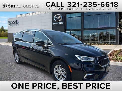 Used 2024 Chrysler Pacifica Touring-L image 1