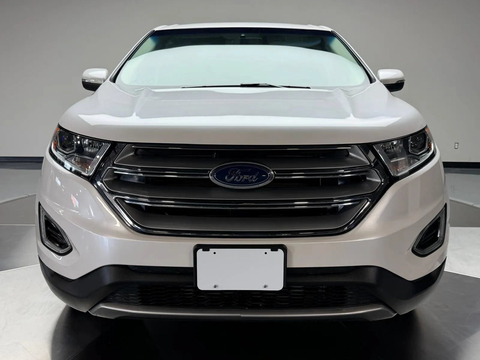 Used 2018 Ford Edge SEL w/ Equipment Group 201A AWD/4WD image 3