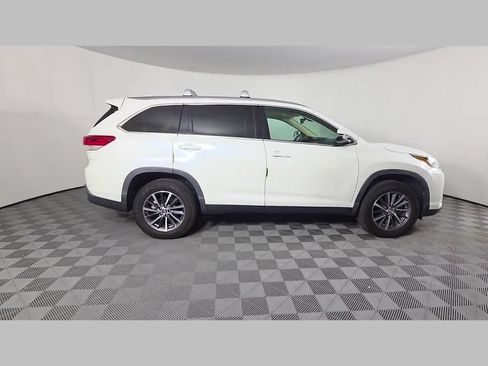 Used 2019 Toyota Highlander XLE FWD image 36