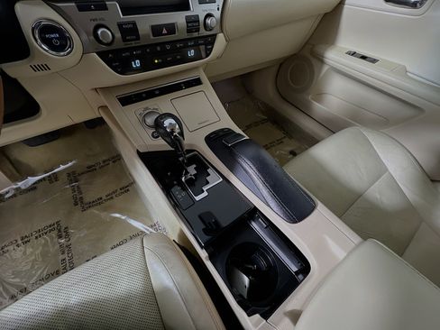Used 2013 Lexus ES 300h image 25