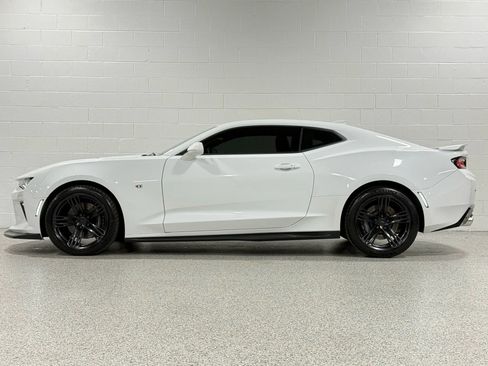 Used 2018 Chevrolet Camaro SS image 9