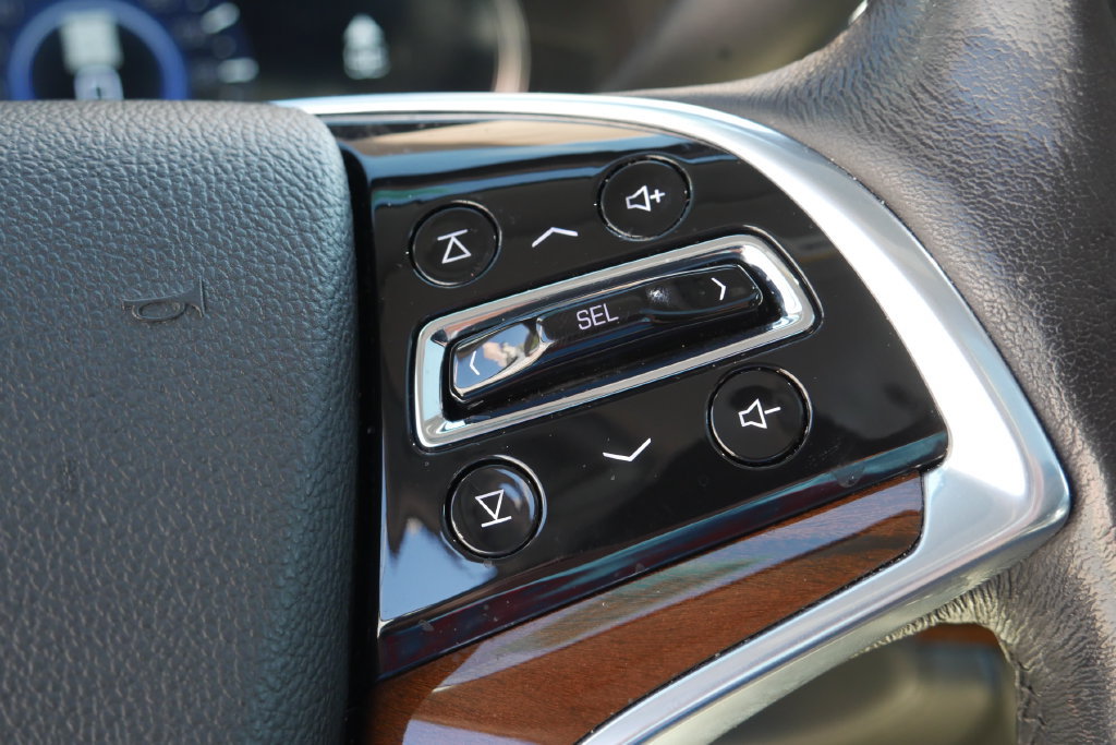 Used 2020 Cadillac Escalade Luxury AWD/4WD image 17