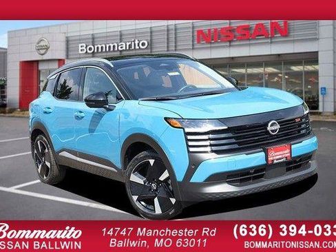 Used 2025 Nissan Kicks SR AWD/4WD image 1