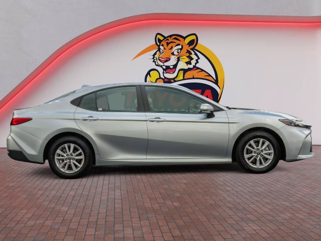 Used 2025 Toyota Camry LE w/ Convenience Package AWD/4WD image 4
