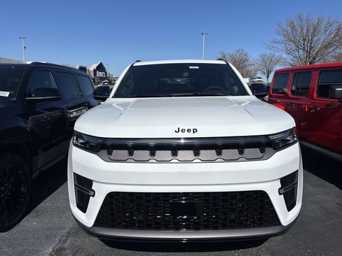 New 2026 Jeep Grand Wagoneer Limited AWD/4WD image 2