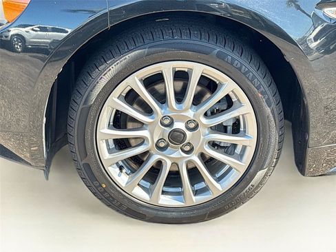 Used 2017 FIAT 124 Spider Classica RWD image 24