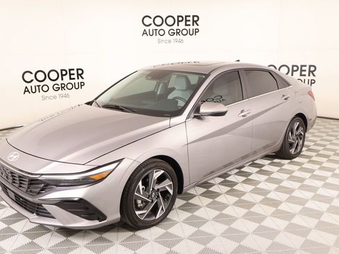 Certified 2024 Hyundai Elantra Limited image 11