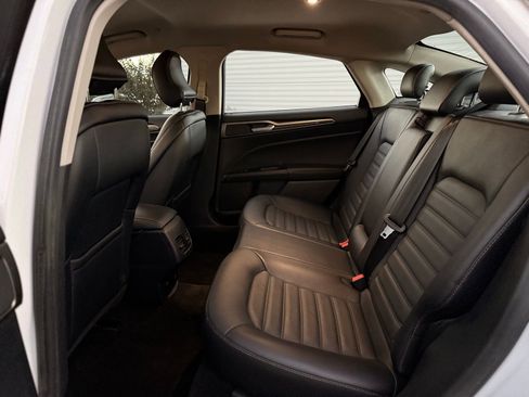 Used 2018 Ford Fusion SE w/ Equipment Group 602A image 15