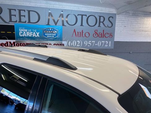 Used 2010 GMC Acadia SL w/ Preferred Package image 12