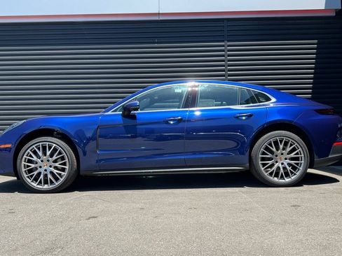 Used 2024 Porsche Panamera 4 image 2
