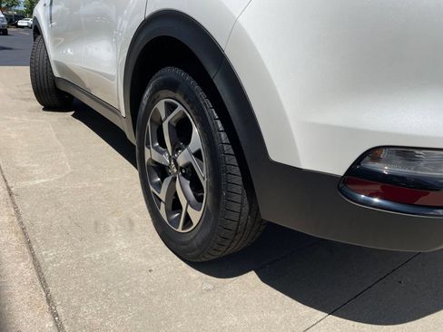 Used 2021 Kia Sportage LX AWD/4WD image 17