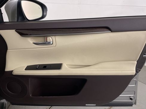 Used 2018 Lexus ES 350 w/ Navigation System Package FWD image 25