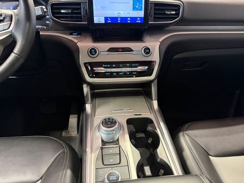 Used 2023 Ford Explorer XLT w/ Equipment Group 202A image 28