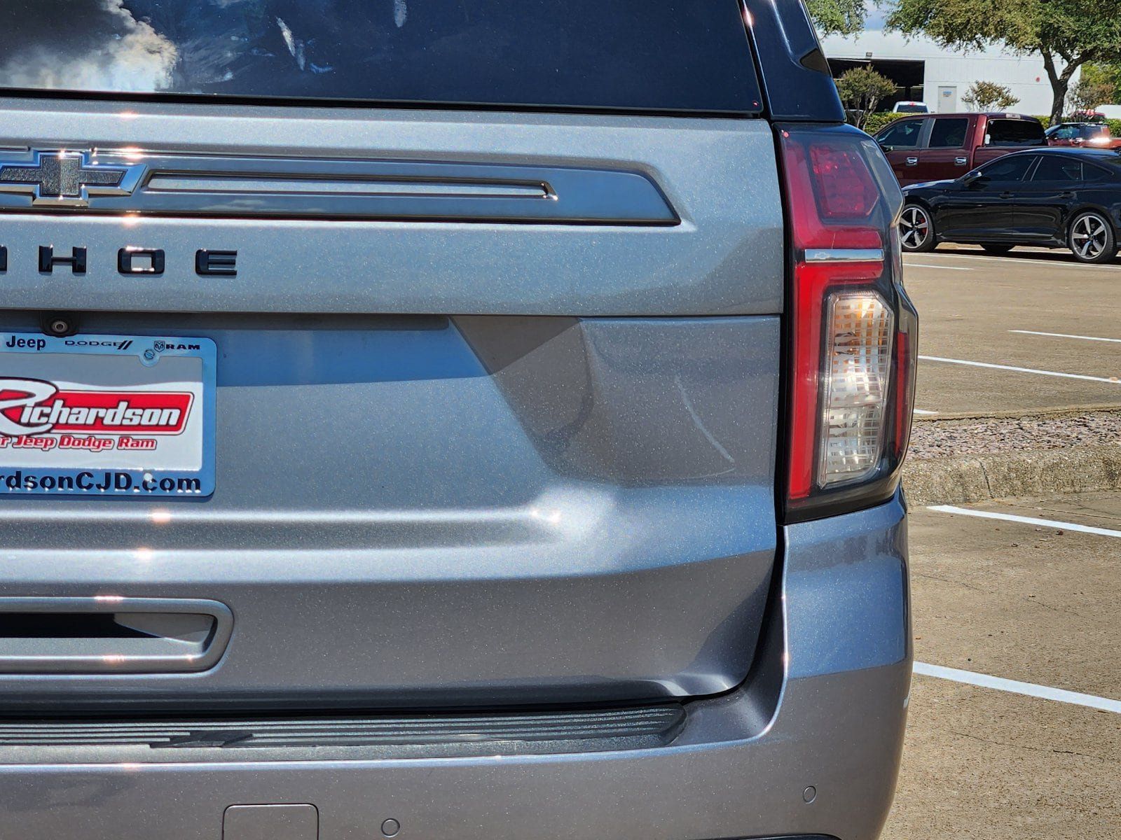 Used 2022 Chevrolet Tahoe Z71 w/ Luxury Package AWD/4WD image 16