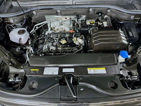 Used 2024 Volkswagen Atlas Cross Sport SE image 27