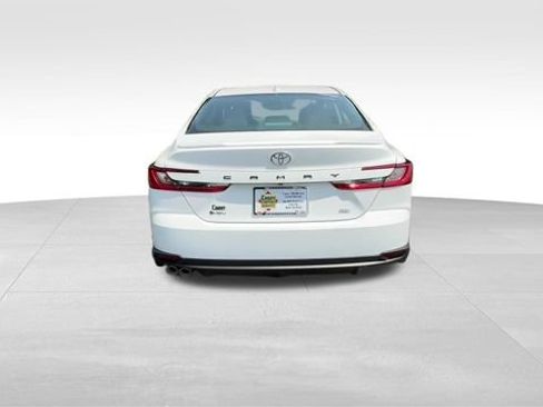 Used 2026 Toyota Camry SE w/ Convenience Package FWD image 3