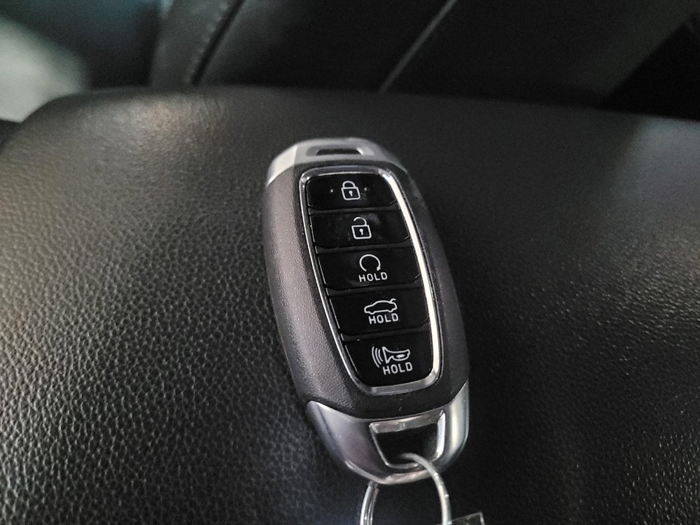 Used 2021 Hyundai Elantra Limited w/ Cargo Package FWD image 32