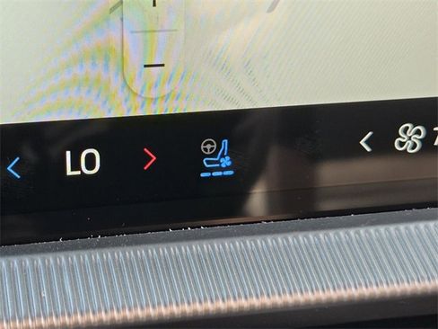 Certified 2025 Ford Explorer Platinum image 23