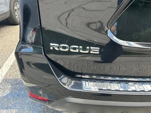 Used 2019 Nissan Rogue SV w/ Premium Package AWD/4WD image 10