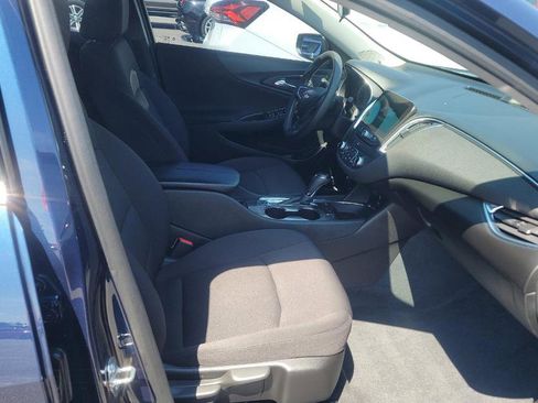 Used 2019 Chevrolet Malibu LT FWD image 17