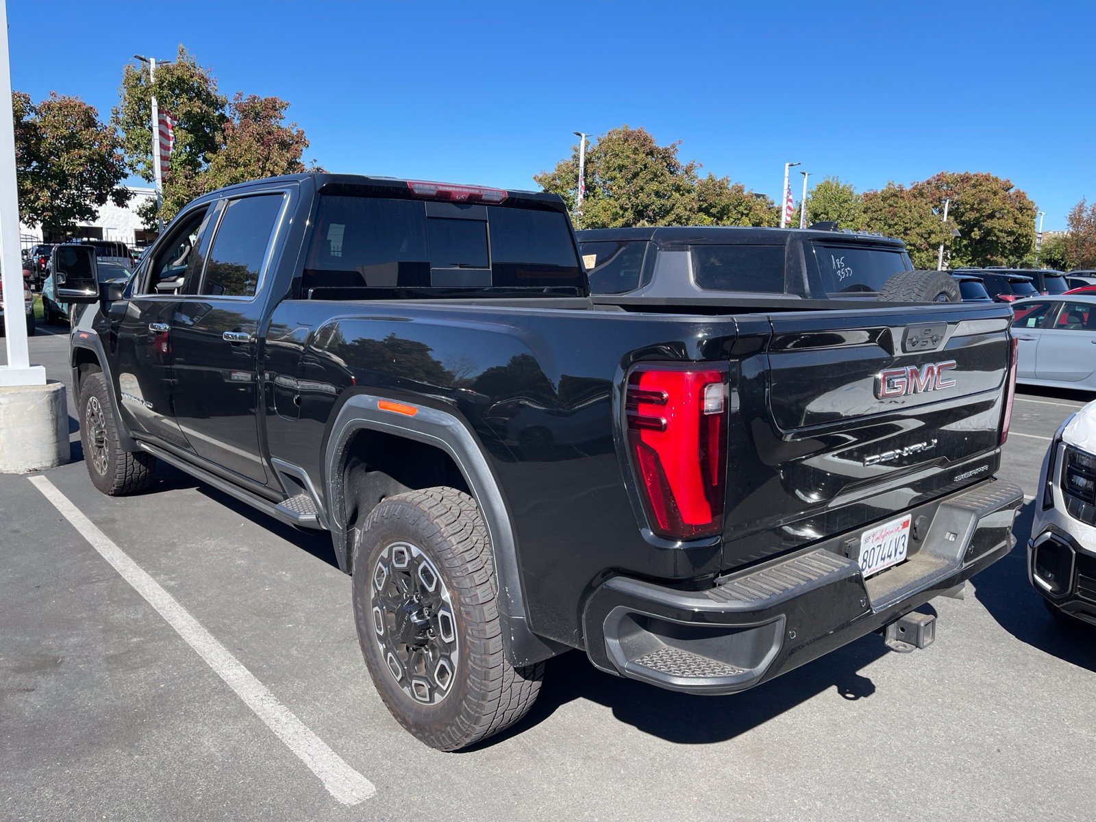 Used 2024 GMC Sierra 2500 Denali w/ Denali Reserve Package AWD/4WD image 2