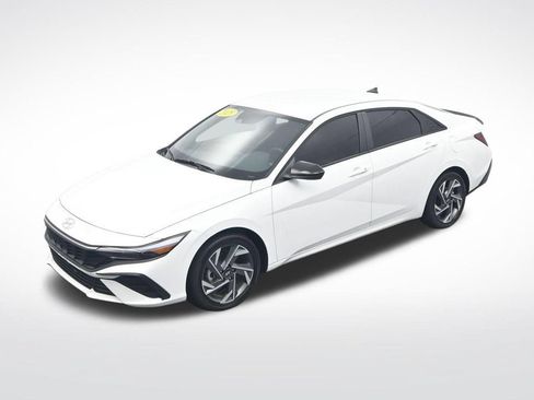Used 2025 Hyundai Elantra SEL FWD image 30
