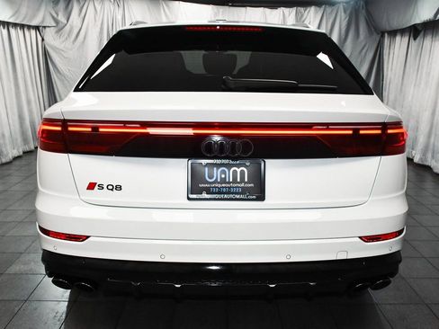 Used 2024 Audi SQ8 Premium Plus w/ Black Optic Package image 5